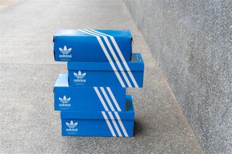 Nur drei tage später meldeten staatsanwaltschaft und polizei gemeinsam, dass eine obduktion keinen zusammenhang mit der impfung ergeben hätte. Adidas ist topfit - wann bricht die Aktie endlich aus ...
