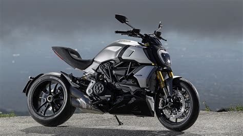 Updated on aug 5, 2020 please contact a local dealer for more info. Ducati Diavel Price, Specs, Review, Pics & Mileage in India