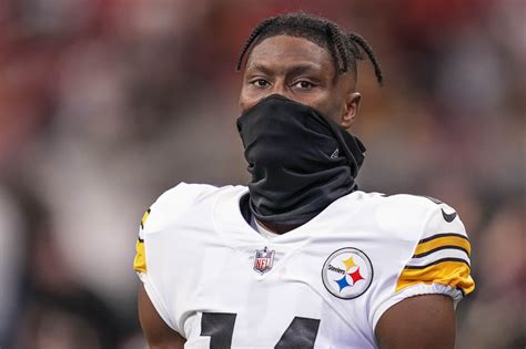 George Pickens flips out over lack of usage in Steelers win width=