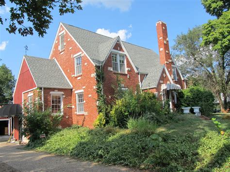 This is lower than the national median of $3,500. Branch: Springfield, MO - School of Metaphysics