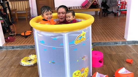 Kolam renang bayi dan anak, jakarta, indonesia. Unboxing Kolam Renang Anak Bayi Lucu Ibunya Ikut Masuk ...