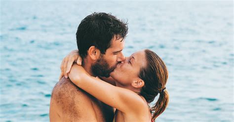 People Share Their Juiciest Vacation Hookup Stories And Youll Be