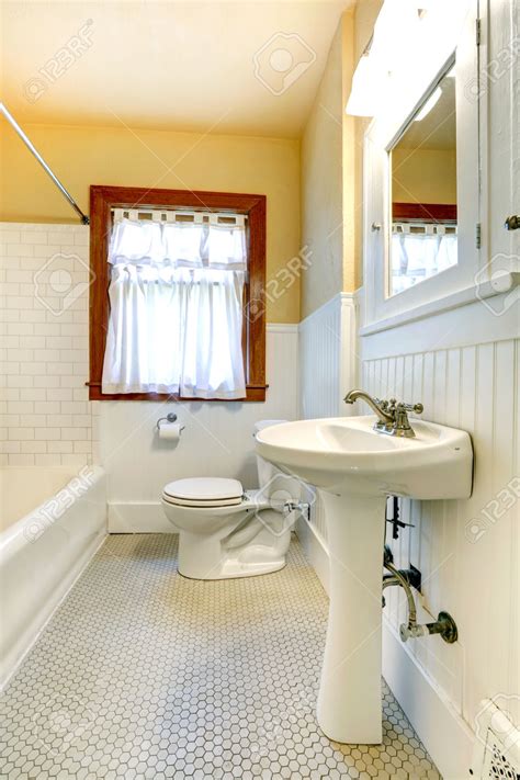 Diy projects & ideas project calculators. 27 ideas and pictures of wood or tile baseboard in bathroom