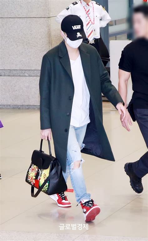 Bts Suga Airport Fashion At Incheon Airport Korean Celebrities Fashion