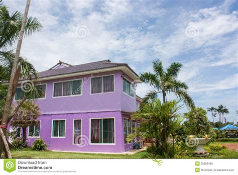 Die daten übermittelt er täglich an den deutschen wetterdienst. Neues Haus stockbild. Bild von tür, keramisch, blau ...