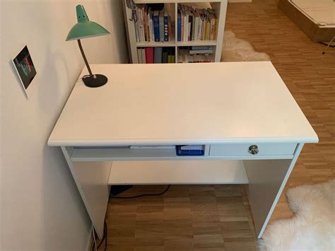 Bei ikea findest du manuell höhenverstellbare bürotische und elektrische, höhenverstellbare schreibtische kleine oder extra große, aber auch einfache bürotische in unterschiedlichen farben. Schreibtisch Sekretär Pult Kinder IKEA | Kaufen auf Ricardo