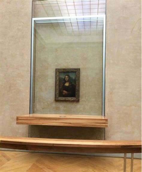 List 91 Pictures Picture Of The Mona Lisa In The Louvre Superb 102023