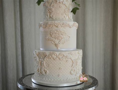 The Royal Affair Decorated Cake By Sumaiya Omar The Cakesdecor