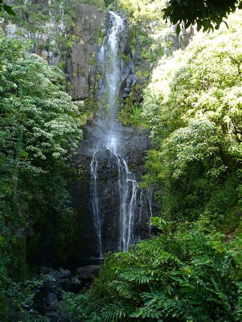 Road to hana is a beautiful curvy road that brings you to countless waterfalls and incredible volcanic sites. Road to Hana Waterfalls - Maui, Hawaii | Kihei, Hawaii ...