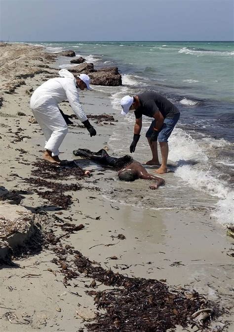 Photos Bodies Of 104 Refugees Washed Up On The Coast Of Libya After Drowning In The