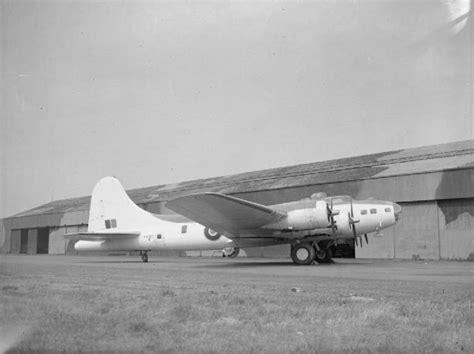 B 17 41 2625 Photo B 17 Bomber Flying Fortress The Queen Of The Skies