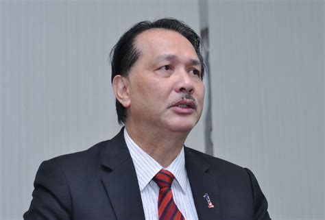 Tan sri dr noor hisham abdullah is a senior consultant surgeon in breast and endocrine surgery, putrajaya hospital and the current director general of health malaysia since march 2013. Health Ministry issues warning on four cosmetic products ...