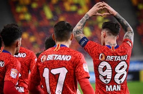 Check out his latest detailed stats including goals, assists, strengths & weaknesses and match ratings. Lorenzo De Girolamo, Autore presso Le Bombe di Vlad