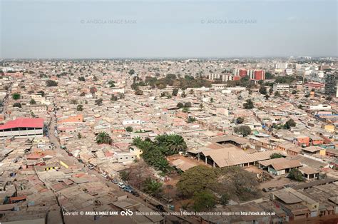 Aib™ Imagens De Angola Vista Aérea Da Cidade Luanda Capital De Angola Bairros Rangel E