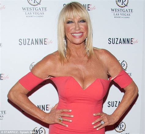 Still Sizzling Suzanne Somers 68 Busts Out The Cleavage In Clingy