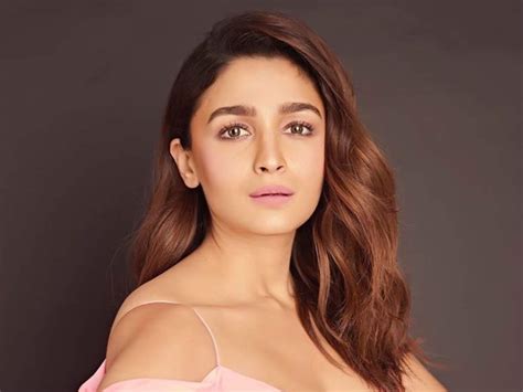 How To Get Alia Bhatt S Nude Make Up Look Times Of India