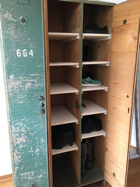 Wir zeigen ihnen am beispiel eines projekts, wie sie einen couchtisch aus europaletten selber machen. Holzspind Holz Spind als Schuhschrank shabby chic selber ...