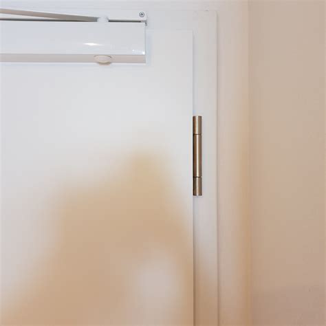 Zum einstellen musst du zunächst mit einem inbusschlüssel* die einstellschraube am unteren scharnier bewegen. Wohnungstür schleift, wie einstellen???