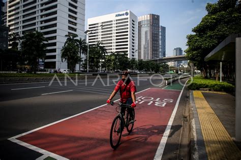 Jalanan Jakarta Lengang Antara Foto