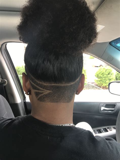 Short haircuts worn by african american ladies do not just aid in showcasing the stunning aspects of their faces but help in integrating their black skin tone as well as their black colored hair. Undercut Designs 3 Lines