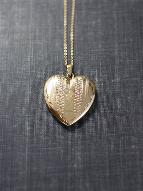 Vintage Solid 14k Gold Heart Locket Necklace 14 Karat Yellow Gold Photo Pendant Heart Of Gold