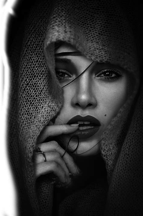 Pin By Ragan Maleky On In The Presence Of Beauty Portrait Photography Women Black And White