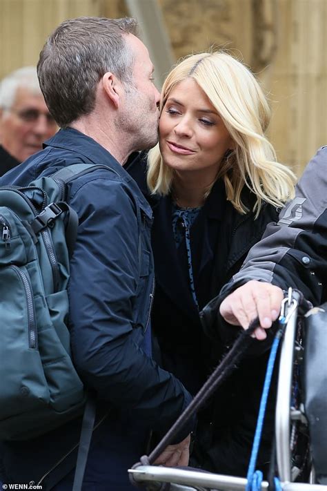 Holly Willoughby Stays Stylish As She Climbs Onto Motorbike In Heels Daily Mail Online