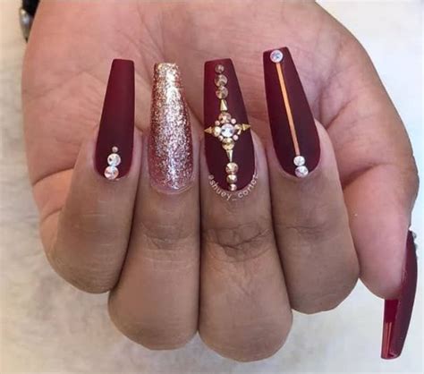 16 Lovely Burgundy Nails Perfect For Fall The Glossychic Burgundy