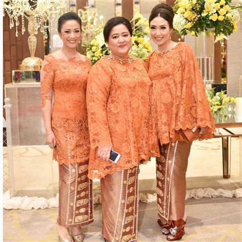 Model Kebaya Untuk Orang Gemuk Agar Terlihat Langsing Brokat Berhijab Pendek Modern Elegan