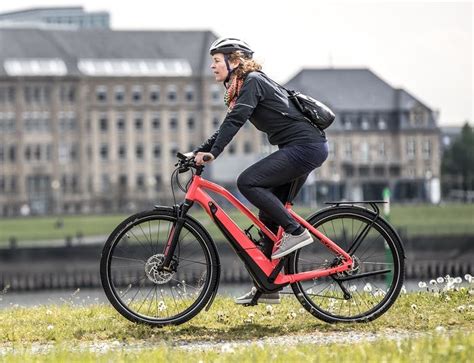 Specialized Focussing On E City Bikes