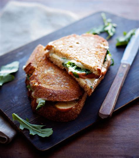 6 Drool Worthy Recipes For Grilled Cheese Month Huffpost Canada