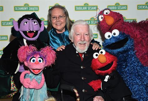 Big Bird Actor Caroll Spinney Leaves Sesame Street After Nearly 5 Decades Cbs News