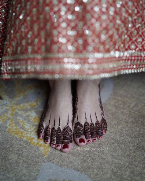 20 Minimalistic Mehndi Designs For Your Feet Mehndi Designs Mehendi