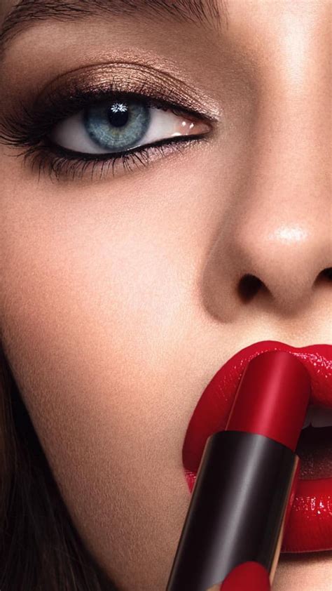 Pin By Donnɑ Beɑuty On ════мąkeup ════ Beautiful Lipstick Red