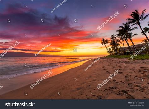 Kaanapali Beach On Maui Sunset Stock Photo 1104786314 Shutterstock