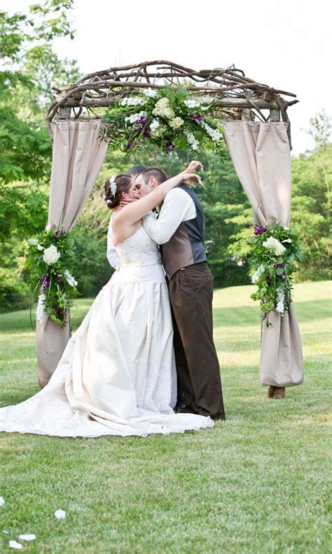 Oct 11, 2019 · 60 diy wedding decor ideas to wow your guests keep your wedding budget in check with stunning diy decor ideas that are so pretty, guests will never guess you made them yourself. DIY Southern Wedding | Wedding arbors, Wedding archway ...