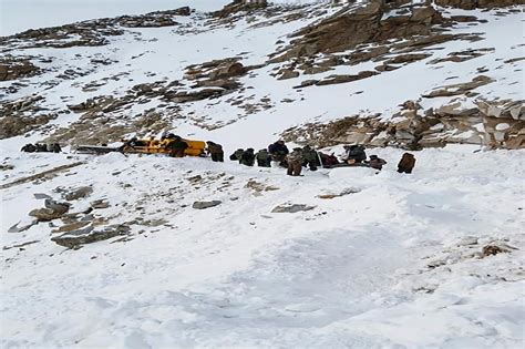 all 10 feared dead in avalanche in jammu and kashmir s khardung la news18