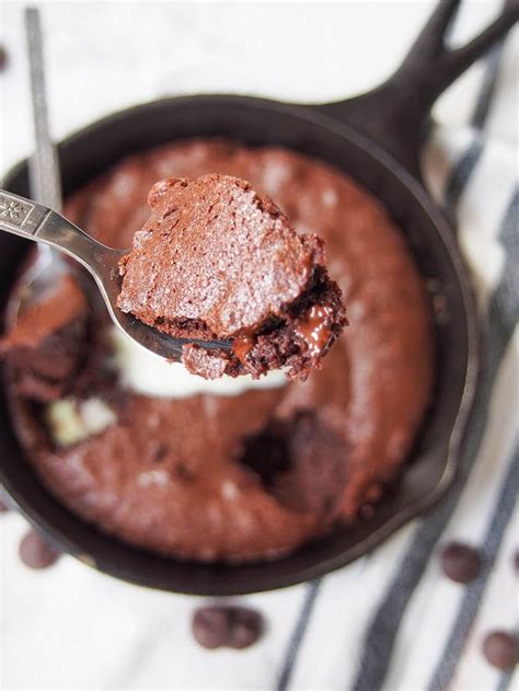 This Mini Skillet Brownie Is So Easy To Make And The Perfect Delicious