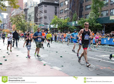 Marathon Runners Along First Avenue In The Nyc Marathon 2016 Editorial Photo Image Of