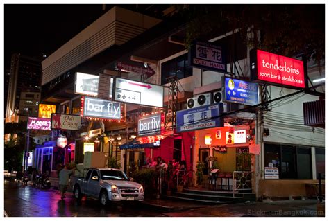 Les Bars à Hôtesses De Dead Artists Street à Bangkok Sukhumvit 33