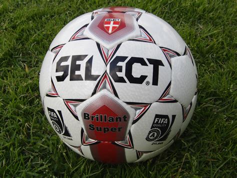 Select Brillant Super Ball Review | Soccer Cleats 101