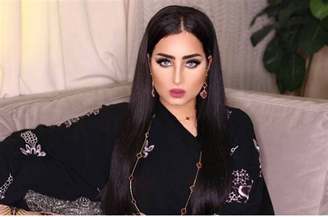 هي ممثلة بحرينية، اسمها الحقيقي فجر وليد، ولدت في عام 1991 أي أنها تبلغ من العمر حوالي 29 عامًا، ودرست في جامعة البحرين تخصص إدارة الأعمال، وبدأت الدخول إلى مجال الفن من خلال مسرحية عاشقة الجن التي تم. المهرة البحرينية تحير الجمهور حول ارتباطها بـ زوج الفنانة ...