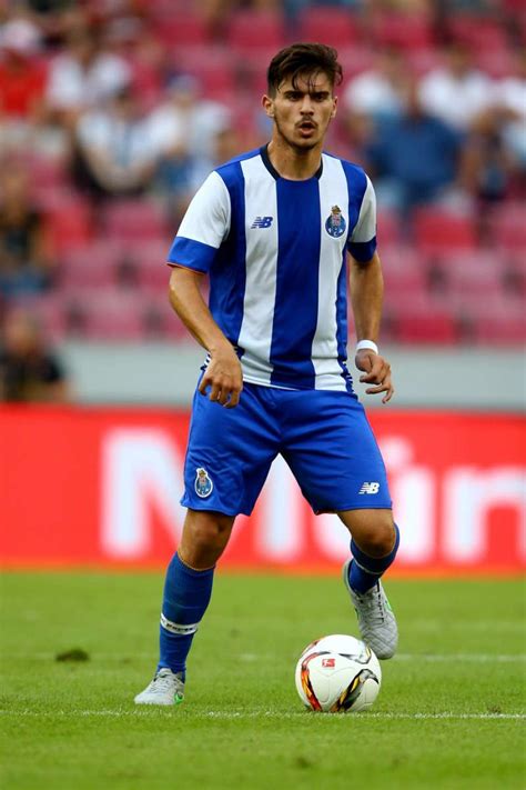 He joined the famed academy of fc porto at the age of 8. Ruben Neves scout report - Profiling the Manchester United ...