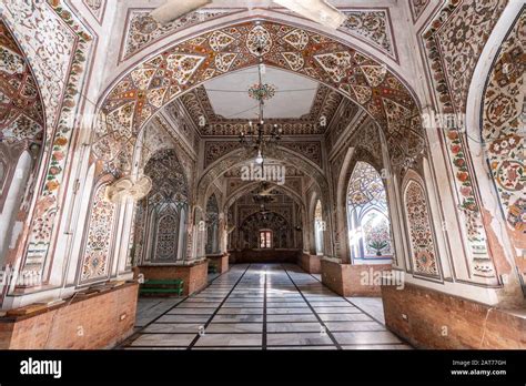 Islamic Art And Architecture Examples In Mahabat Khan Mosque In
