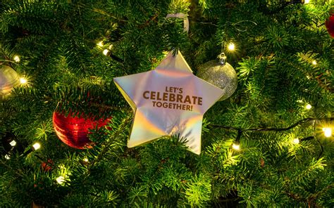 Christmas 2023 Holiday Ornament Lighting 5K Preview | 10wallpaper.com
