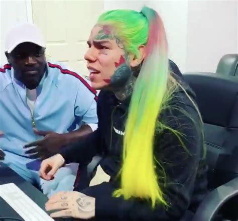 6ix9ine Debuts New Lacefront Wig In Akon Studio Video That Grape Juice