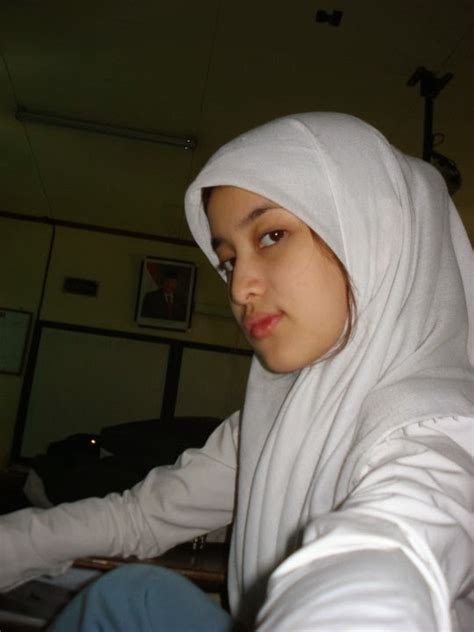 Lihat ide lainnya tentang jilbab cantik, kecantikan, wanita. Foto Wajah Hot Cewek STW Indonesia | HRdetik