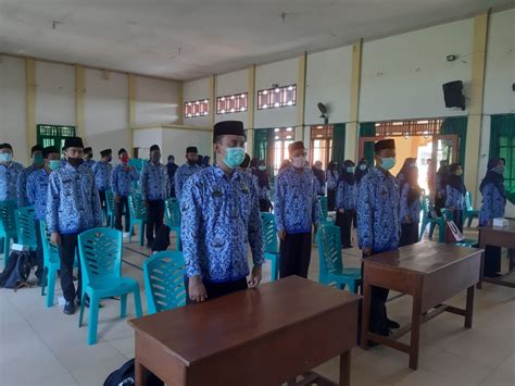 52 Pegawai Negeri Sipil Dilingkungan Kankemenag Bojonegoro Di Sumpah