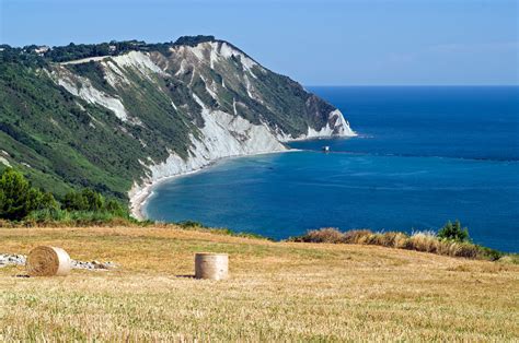 Benvenuti nella riviera del conero. La Riviera del Conero (Marche)