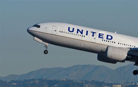 US Five Injured One Critically After Plane Hits Severe Turbulence